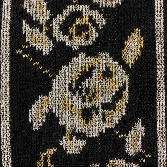 Floral Patterned Black and White Women's Top - Picture 8 of 9